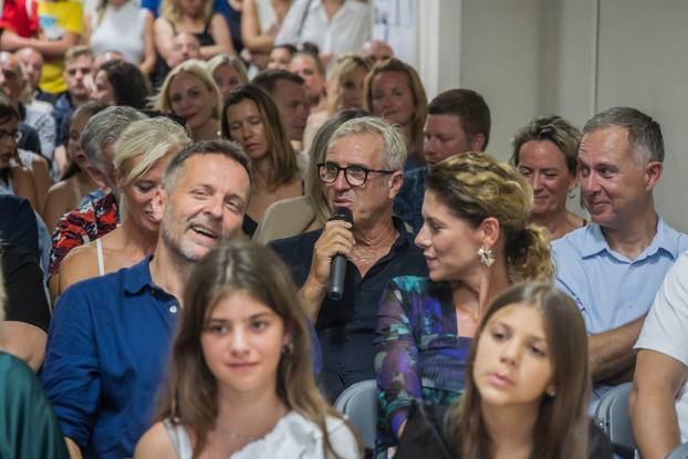 Vela Luka: Promocija novog albuma Olivera Dragojevića “Dolaziš”