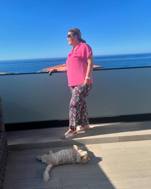 FOTO Mama Cristiana Ronalda nosi komplet od samo 17,99 €