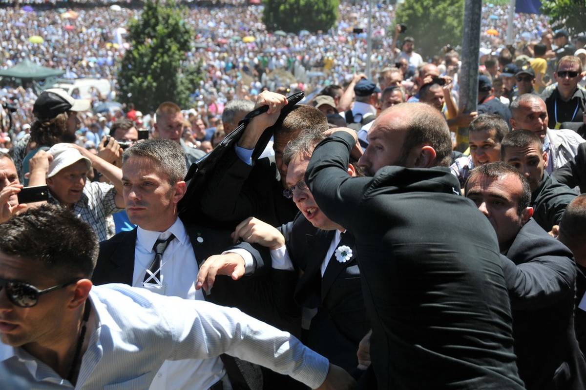 Brnabić: Nećemo u Srebrenicu dok se ne rasvijetli napad na predsjednika Vučića iz 2015.