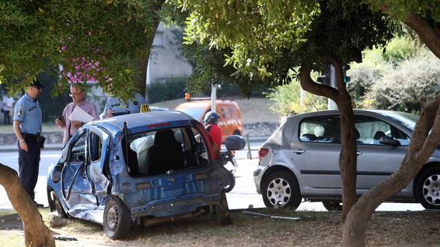 Split: Sudarila se Äetiri automobila, smrtno stradala pjeÅ¡akinja
