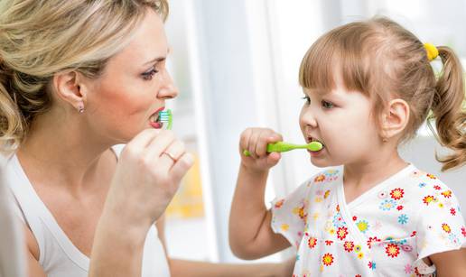 Nakon obroka treba pričekati oko 30 minuta s pranjem zubi