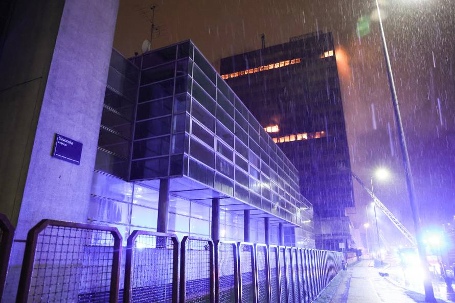 Zagreb: Pozar u Vjesnikovom neboderu