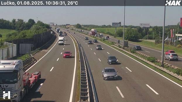 FOTO Kreće udarni vikend, kod Lučkog se zagužvalo: Kolone su prema moru, vozi se usporeno