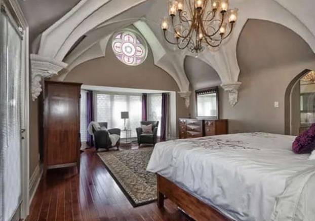 FOTO Dvorci diljem svijeta na prodaju! Neki imaju 200 soba, tamnice, jezera, šume i potoke