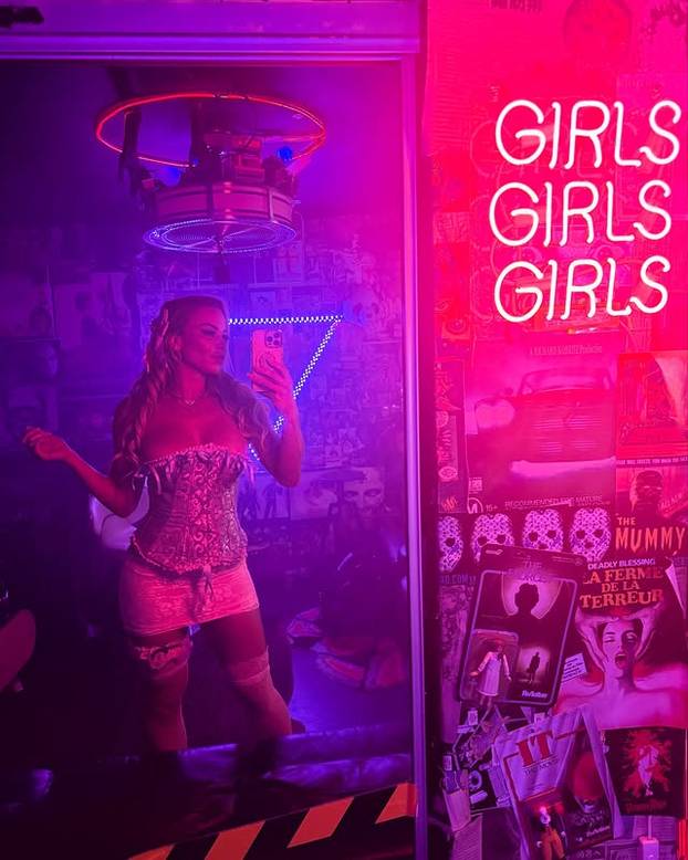 FOTO Za nju kažu da je najseksi medicinska sestra Instagrama