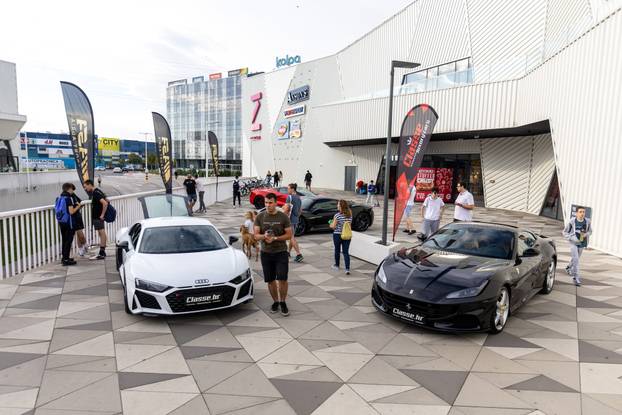 Zagreb: Ispred Z Centra izložena limitirana izdanja luksuznih i supersportskih automobila