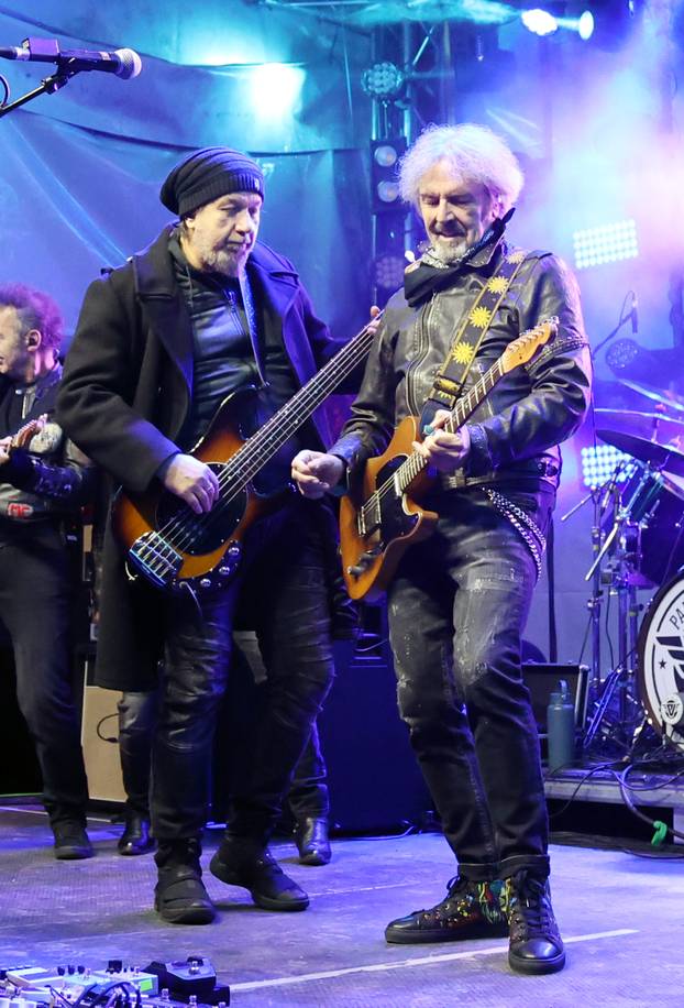 Šibenik: Šibenska Adventura zapo?ela koncertom Parnog valjka u perivoju Roberta Visianija