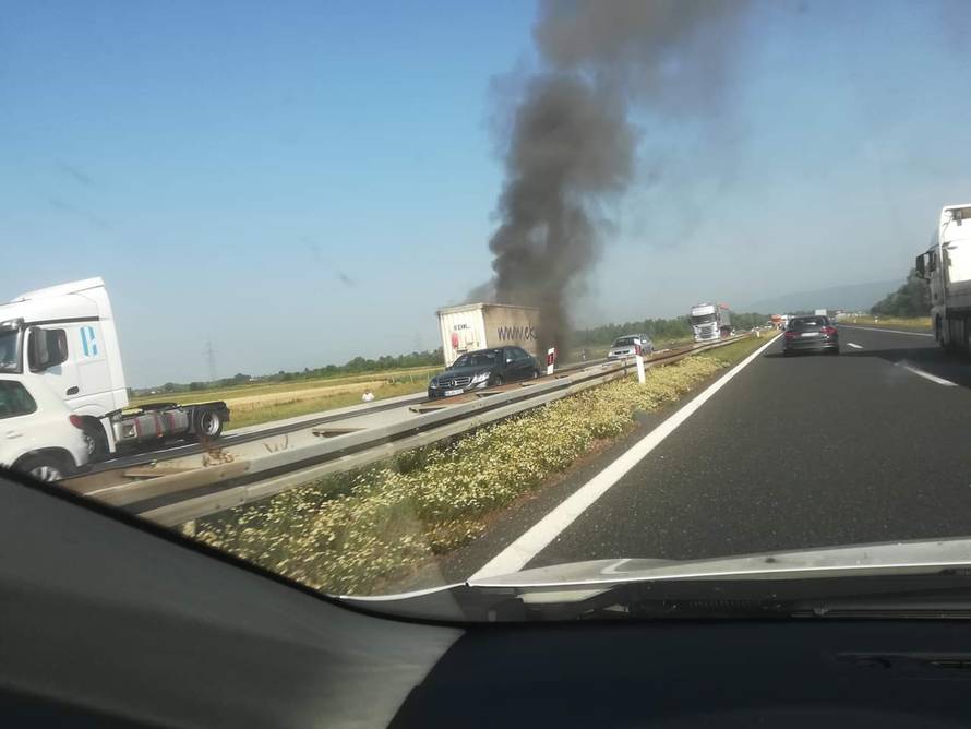 Na obilaznici gori kamionska prikolica: 'Izgledalo je strašno'