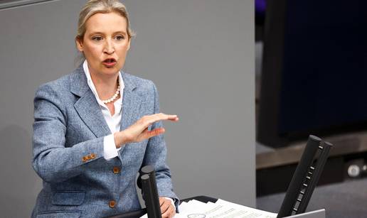 Ekstremno desnom AfD-u raste popularnost u anketama u Njemačkoj: Izjednačeni na vrhu!