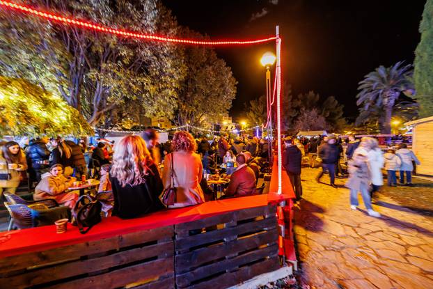 Split: Otvorenje Adventa na Mertojaku