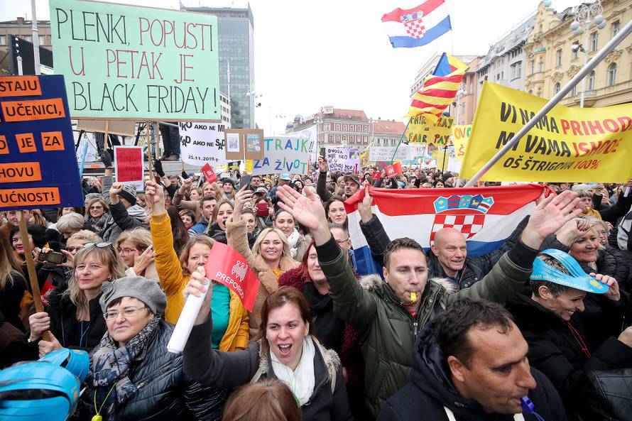 'Vlada je najgori razred' i ostali genijalni transparenti učitelja