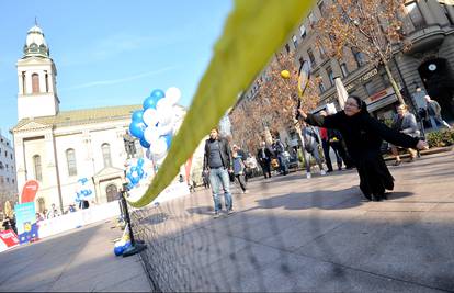 Kids' Day na Cvjetnom trgu: I časne sestre zaigrale su tenis