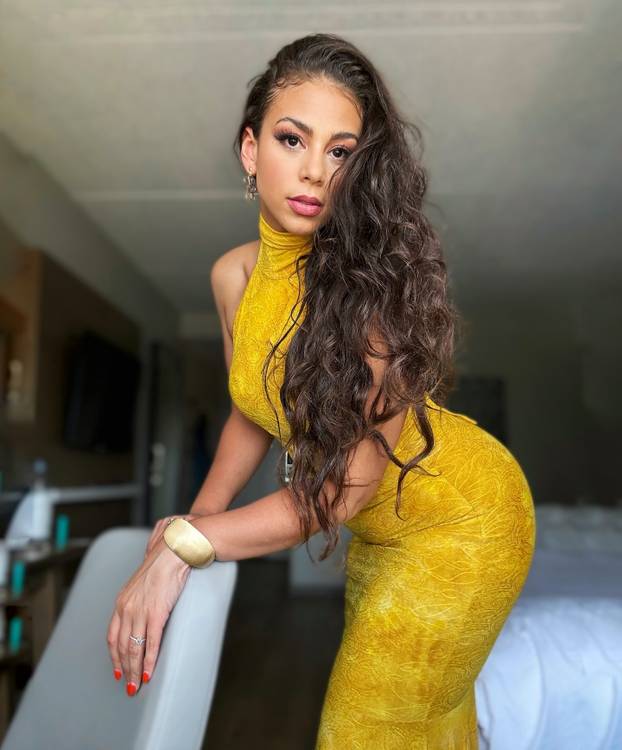 FOTO Ona je 'Bomba', doslovno. Nekad je najavljivala borbe pa promijenila posao. I voli kečera