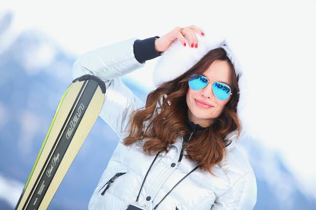 ARHIVA - 2014. Nassfeld: Severina, Marko Grubni? i Maja Šuput uživaju na skijaškim stazama