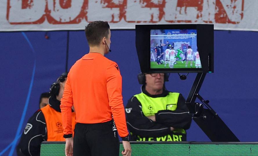 Champions League - RB Leipzig v Juventus