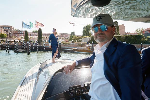 Prizori koji ostavljaju bez daha! Pogledajte modele u mokrim haljinama na jahtama u Veneciji