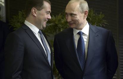 Putin ismijao sankcije Rusiji: Naši zastupnici će barem raditi