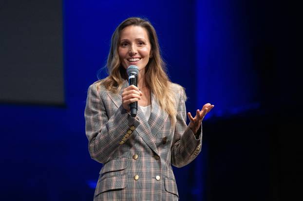 Zagreb: Supruga Novaka Đokovića, Jelena Đoković, održala je uvodni govor u sklopu predavanja psihologa Gordona Neufelda