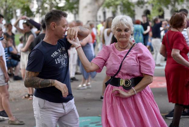 Zagreb: Plesnjak na Zrinjevcu