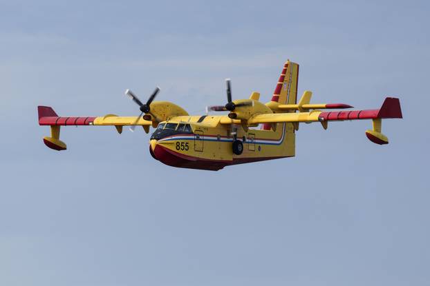 Zagreb: Prelet helikoptera i zrakoplova  tijekom svečanog obilježavanja 30. obljetnice VRO Oluja