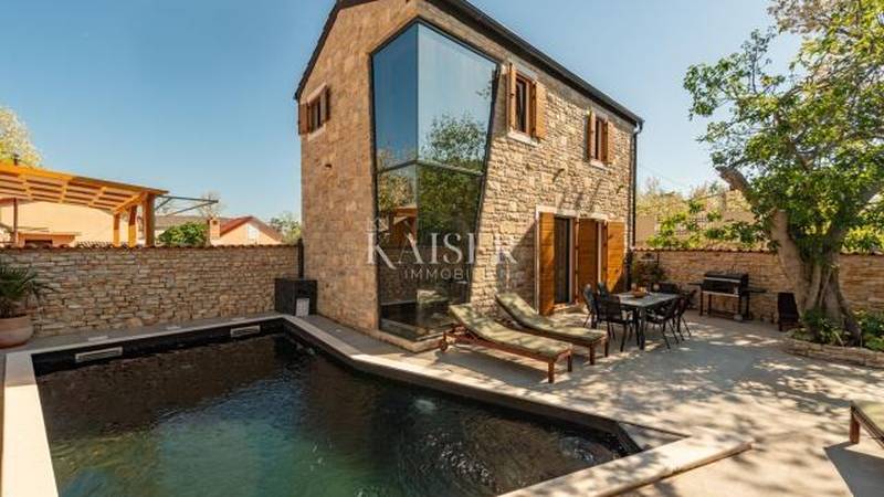 FOTO Ova vila sagrađena od kamena starog 120 godina, a cijena je prava sitnica