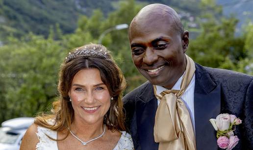 Norvešku princezu i šamana su optužili da su u 'lavanda braku'