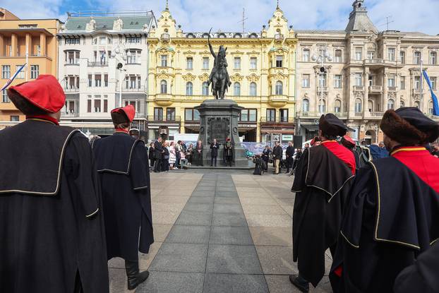 Obilježavanje Dana kravate u Hrvatskoj na Trgu bana Josipa Jela?i?a