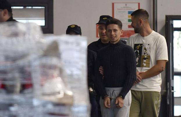 Zagreb: Privođenje uhićenih u Hrvatskim šumama