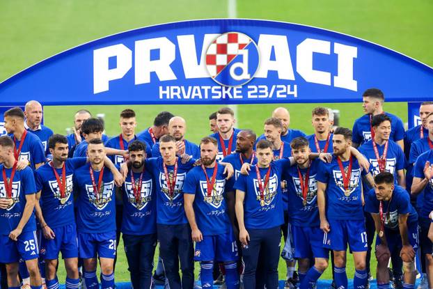 Ceremonija dodjele pehara Dinamu, osvajaču SuperSport Hrvatske nogometne lige