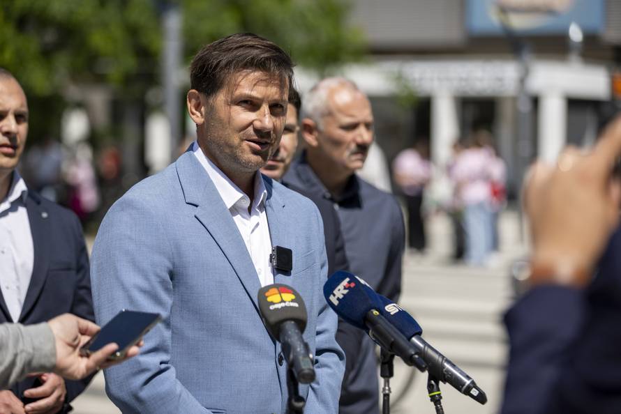 Osijek: Press konferencija Nikole Grmoje