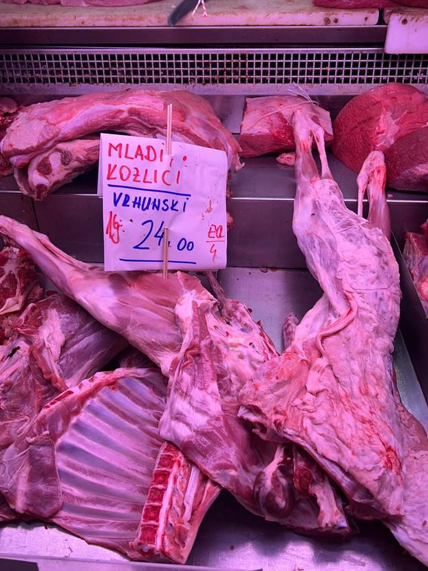FOTO Građani šokirani! Za kilu janjetine 20 eura, rajčice po 7, a orada na Dolcu čak 28 eura