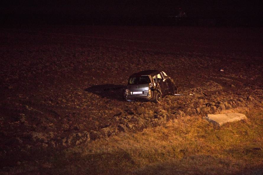 Auto se prevrnuo više puta, vozač (48) je ispao i poginuo