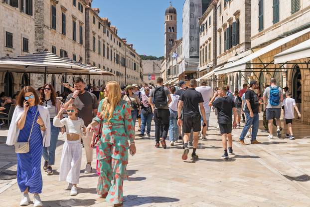 Dubrovnik: Velike gužve unutar povijene jezgre grada.