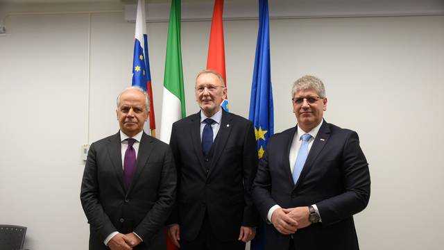 Buzet: Izjave nakon trilateralnog sastanaka  ministara unutarnjih poslova Slovenije, Italije i Hrvatske