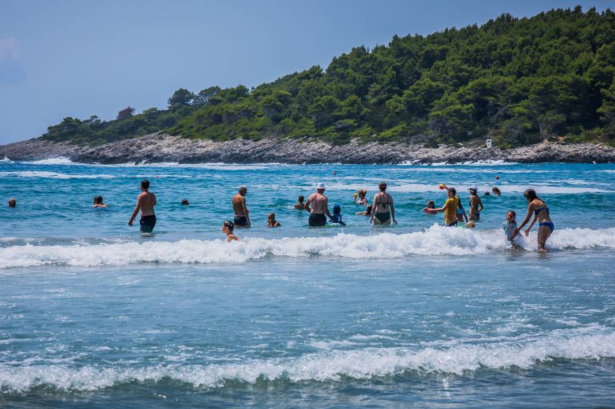 Lumbarda: Pjesčana plaža Pržina na južnoj strani Korčule 
