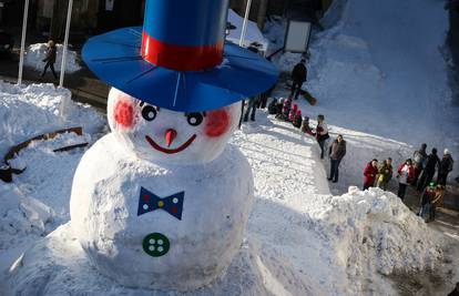Nijemci i ove godine napravili najvećeg snjegovića Jakoba