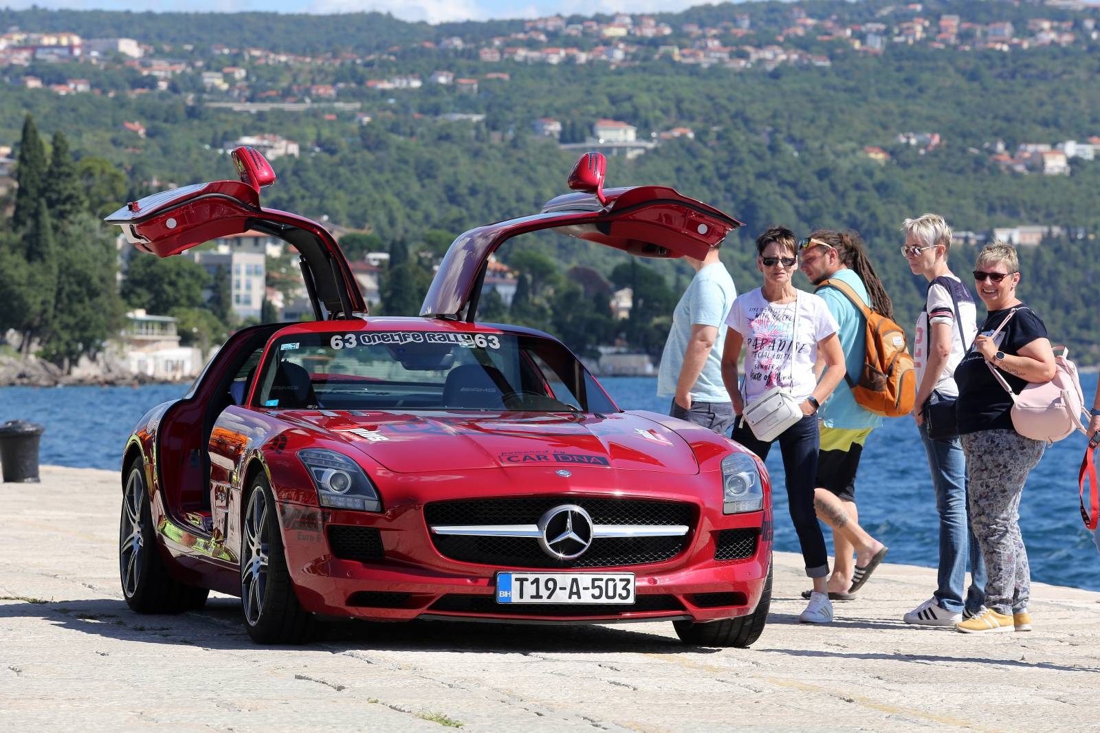 Opatija: Sudionici OneLife Rallyja sa svojim jurilicama zastali u Opatiji