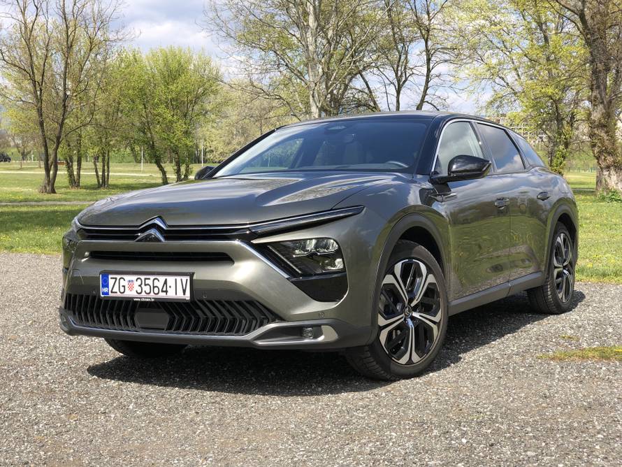 Testirali smo Citroën C5 X: Stara škola francuske udobnosti