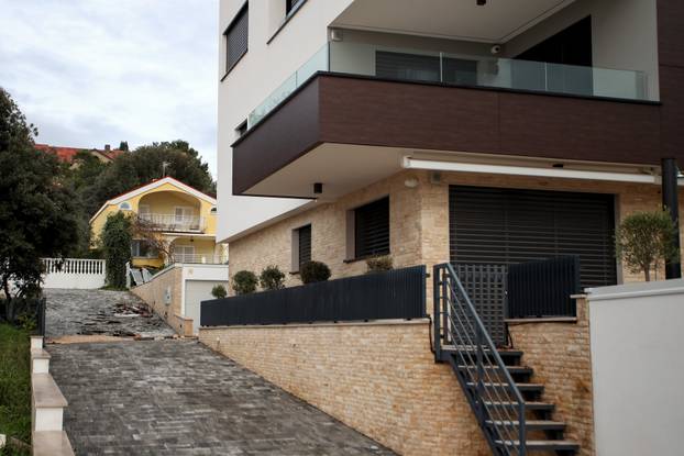 Kozino: Oštećen prilazni put koji vodi do luksuznih vila u vlasništvu Luke Modrića 