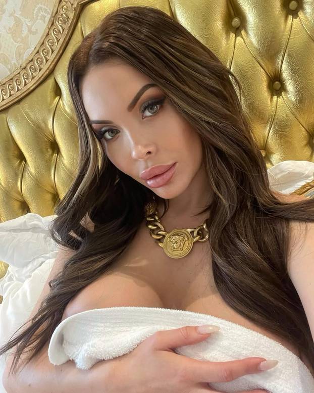 FOTO Želi biti poput žive lutke: 'Potrošila sam 350.000 eura na operacije. Hejteri, odstupite!'