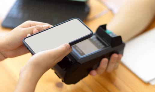 Kina živi bez novčanika: Preko mobitela daju i milodar u hramu