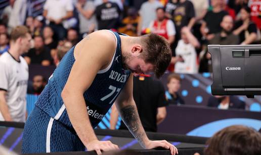 Slovenci ogorčeni na suce: 'Nemoguće je igrati ovako, osam protiv pet nije košarka'