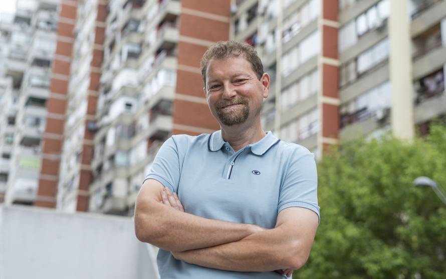 Zagreb: Imitator Denis Bašić