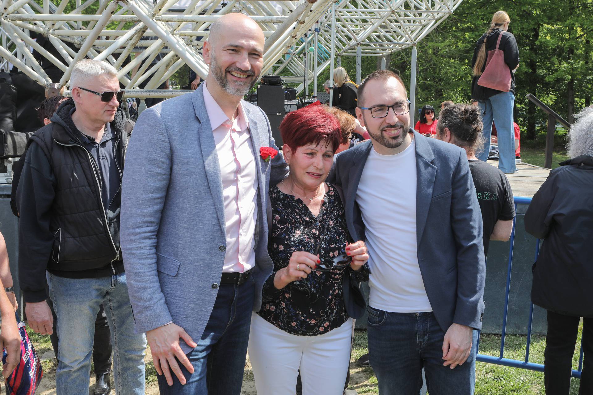 Joško Klisović i Tomislav Tomašević s građanima u Maksimiru proslavili Prvi maj 