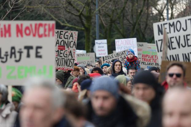 Zagreb: Prosvjed protiv kompleksa industrijskih megafarmi i klaonica peradi u Sisačko-moslavačkoj županiji