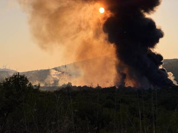 FOTO Pogledajte dramatične prizore buktinje u Prgometu