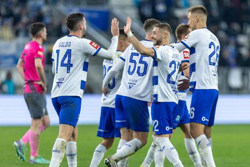 Osijek - Lokomotiva 3-0: Domaći razbili 'lokose' i stigli na dva boda od trećeg Dinama!