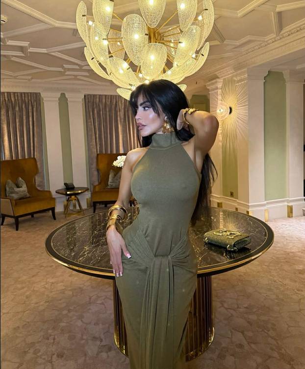 FOTO Pomiče granice onoga što se može pokazati u javnosti: 'Slatka sam kao pravi bombon'