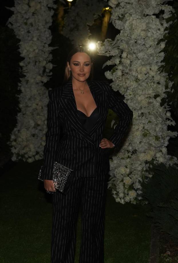 Beograd: Aleksandra Prijović prvi put u javnosti nakon rođenja kćeri 