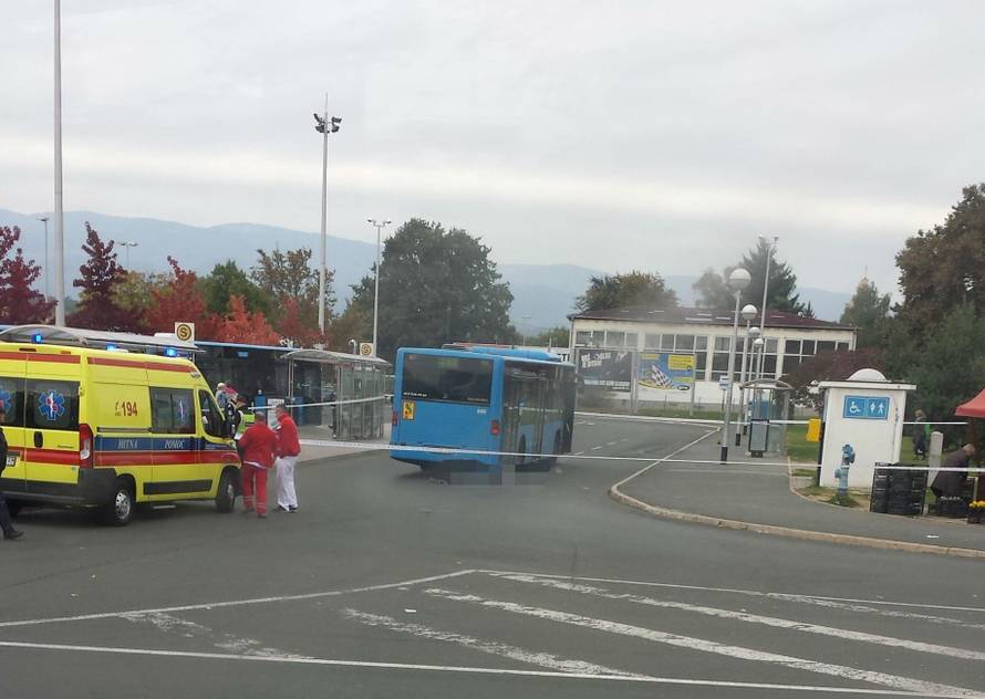 Bus je na okretištu naletio na pješaka, čovjek umro na mjestu